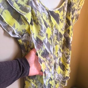 Ricki’s yellow tulle layer top, white lining